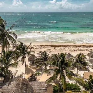 Hotel Niken Beachfront ****